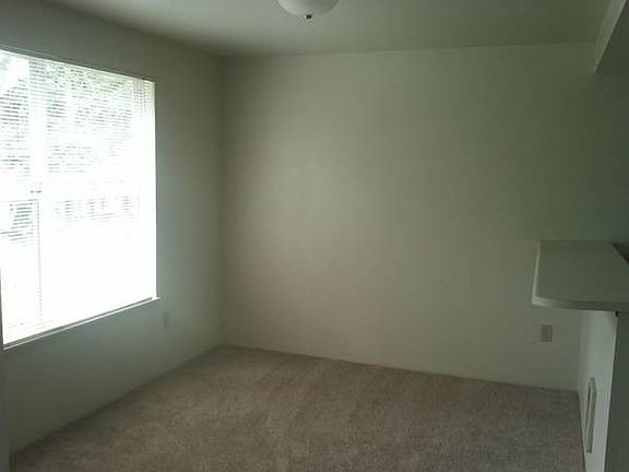 4th image of 10603 16th Avenue Ct S APT 8