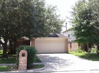 738 N Oak Dr, Houston, TX 77073