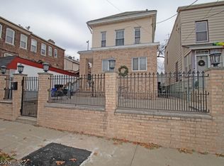 10 Lowell Pl, Newark, NJ 07114