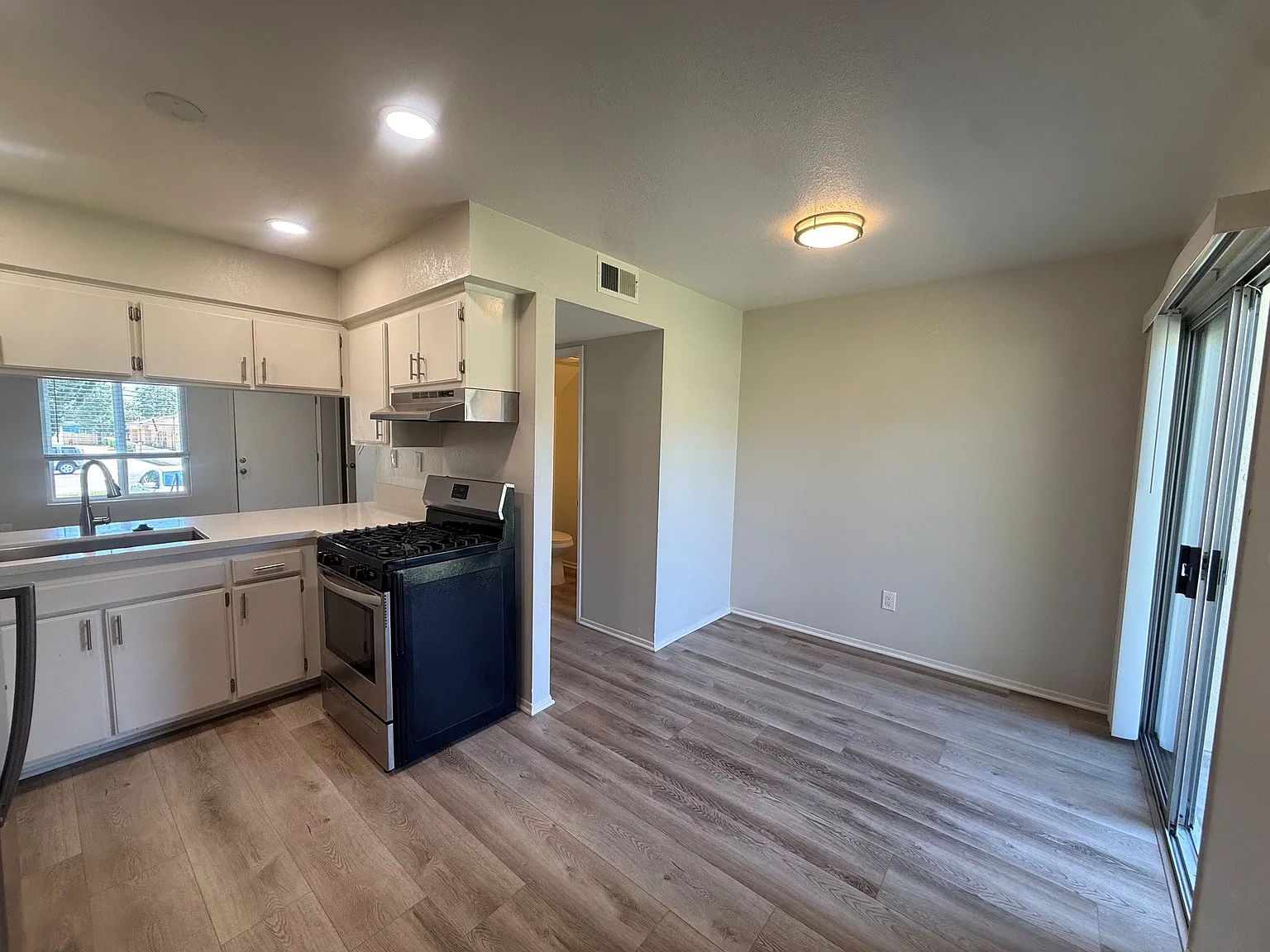 9905 El Camino Real — Photo 2