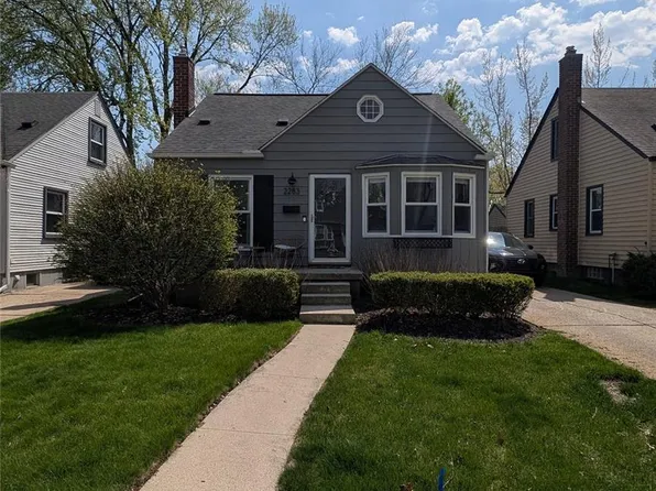 2283 Cambridge Rd, Berkley, MI 48072