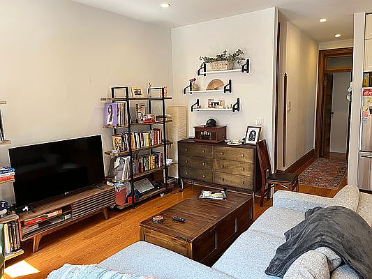 5th image of 205 W 103rd St APT 5D