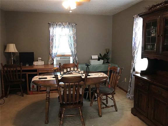 3rd image of 703 Wyoming Ave
