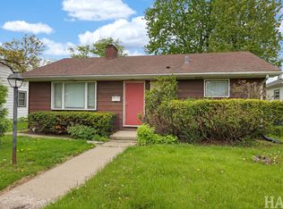 916 Chestnut St, Waukegan, IL 60085