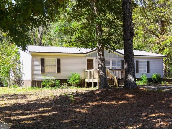 105 Holly Dr, Carrollton, GA 30116