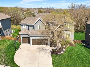 10706 W 163rd Ter, Overland Park, KS 66062