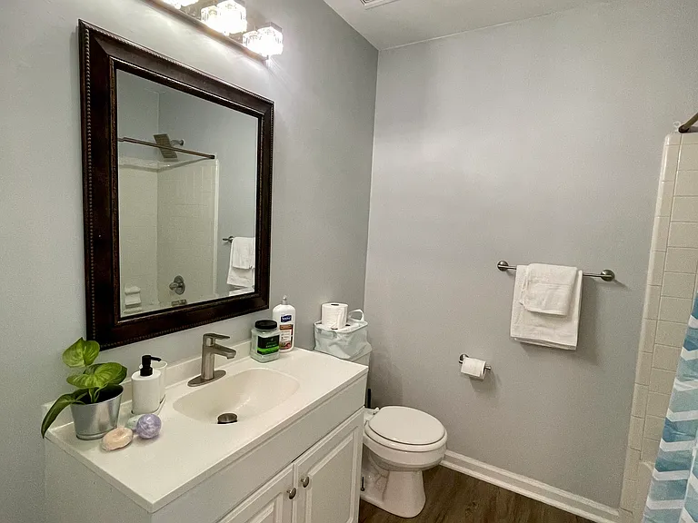 4225 Baylor St — Photo 15
