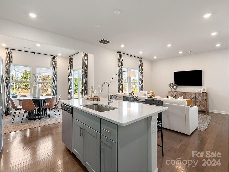 1st image of 1017 Harry Ct