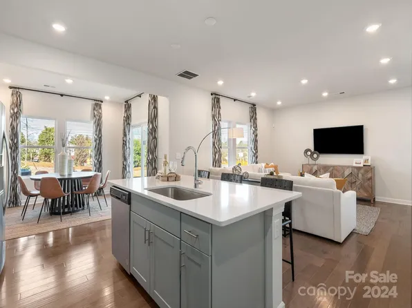 1017 Harry Ct, Albemarle, NC 28001