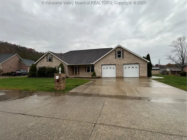 14 Holly Cir, Winfield, WV 25213