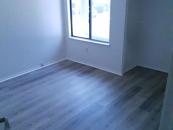 3rd image of 10380 Crossing Green Cir