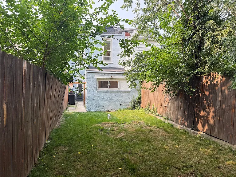 916 Houston St — Photo 28