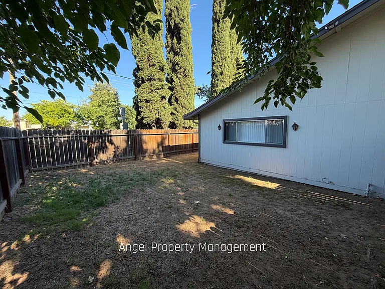 7885 Vista Ridge Dr — Photo 14