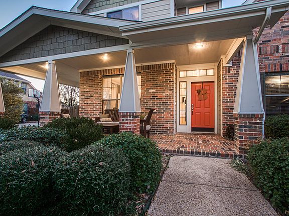 3rd image of 221 Crepe Myrtle Ln