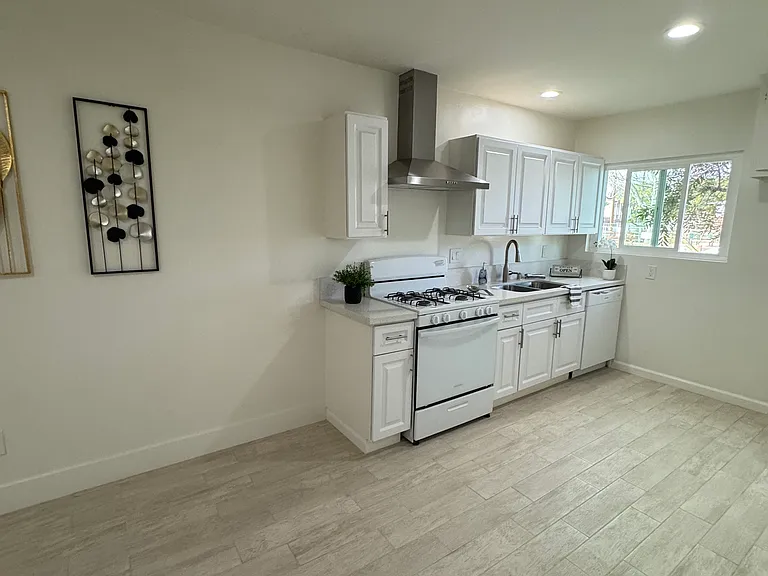 22608 Ocean Ave #2 — Photo 11