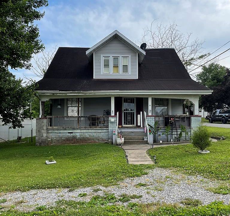 1st image of 138 Custus St