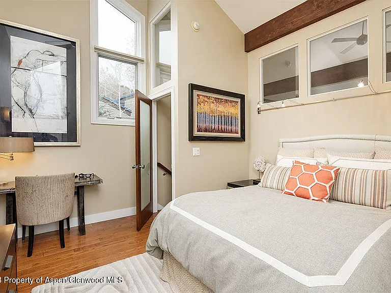 4000 Brush Creek Rd #9 — Photo 7