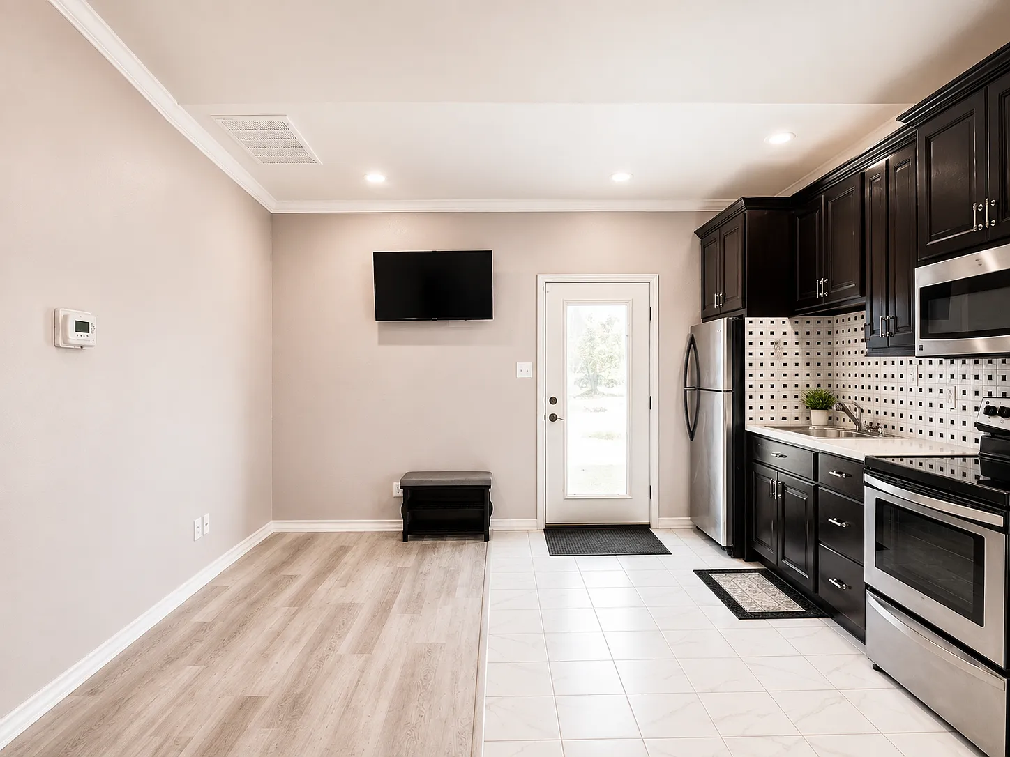 1 bed, 600 sqft, $1,300 — Photo 3