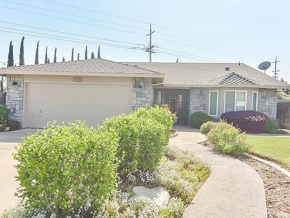 3rd image of 1024 Sanford Pl