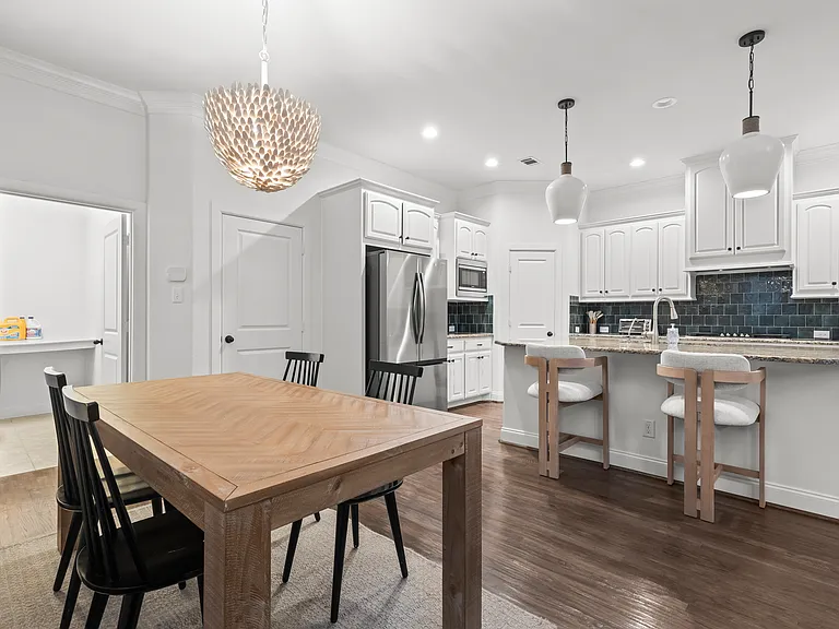 215 Palacio St — Photo 6