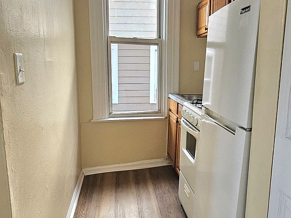 4th image of 104 Sherman Ave APT 6