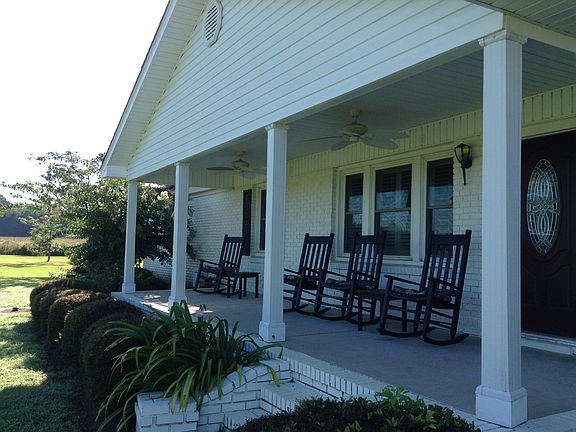 1582 front porch_08162016