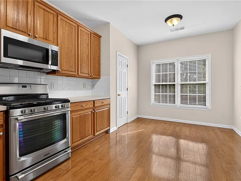 2311 Ravinia Ct NE — Photo 15