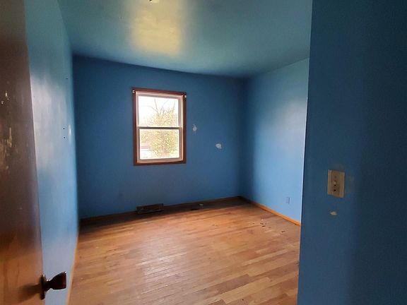 5th image of 205 N Barclay Dr