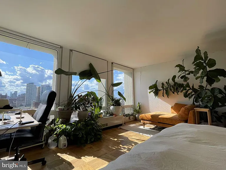 210 Locust St #22EW — Photo 10