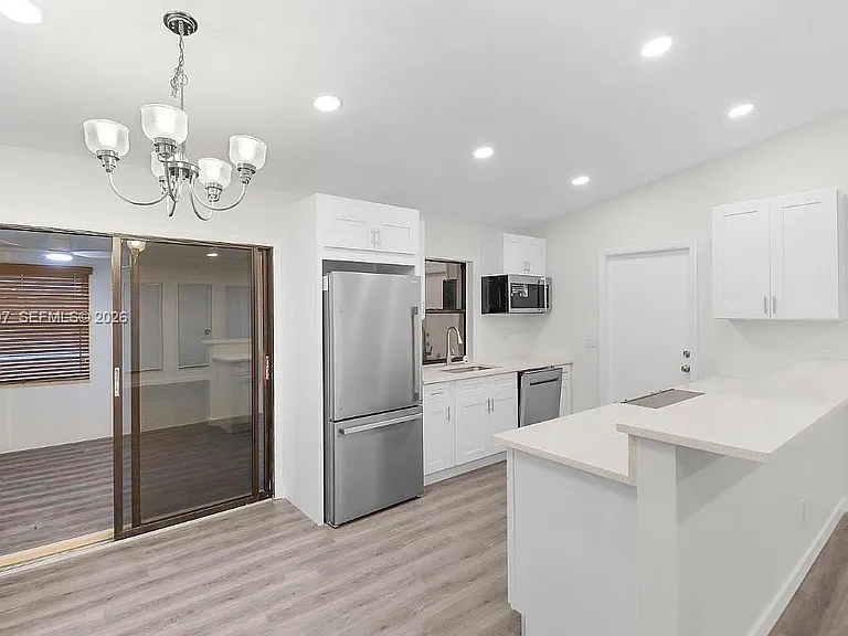 981 SW Bay State Rd — Photo 9