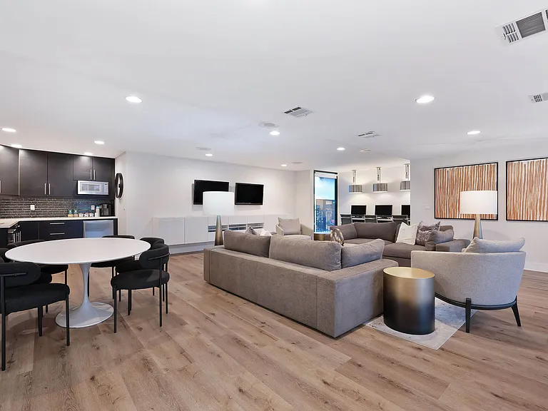 Park West Village Apartments — Photo 32