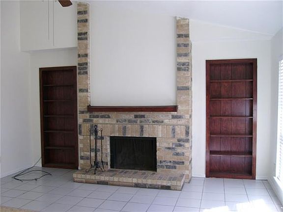 4th image of 4113 Aralia St