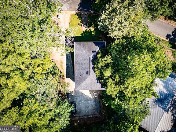 2nd image of 560 Rosa Nell Howard St