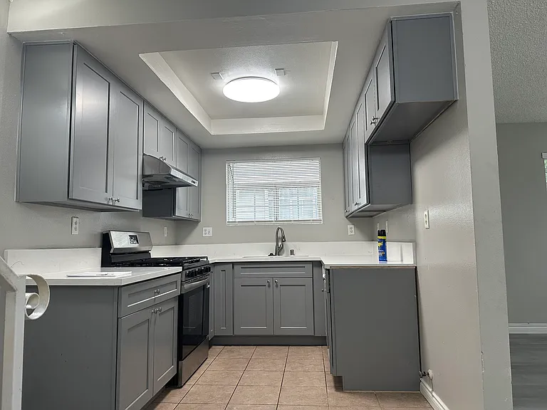 Sultana Village Townhomes — Photo 5