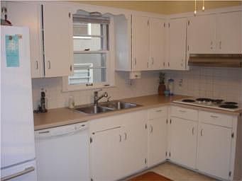 3rd image of 9106 W 93rd St