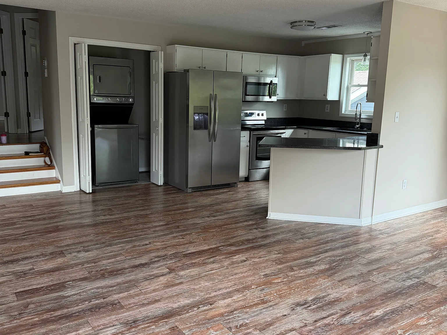 2 bed, 1023 sqft, $1,600 — Photo 4