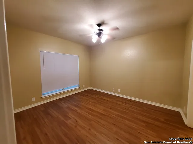 926 Misty Acres Dr — Photo 9