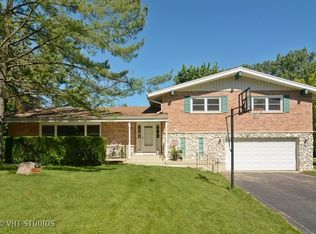 328 Windsor Ln, Inverness, IL 60010