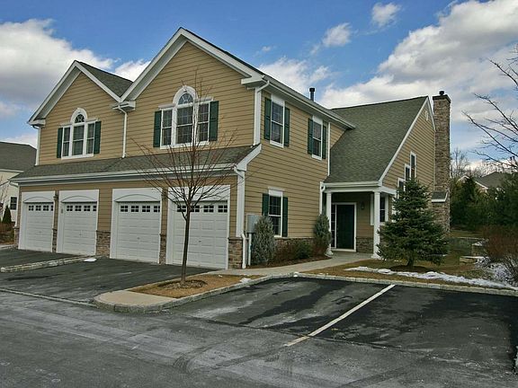 2nd image of 5 Terra Nova Cir