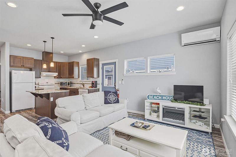 5th image of 3320 Q Avenue
