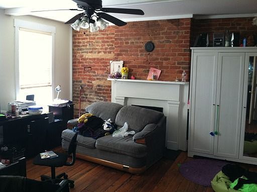3rd image of 1016 W Clay St #B