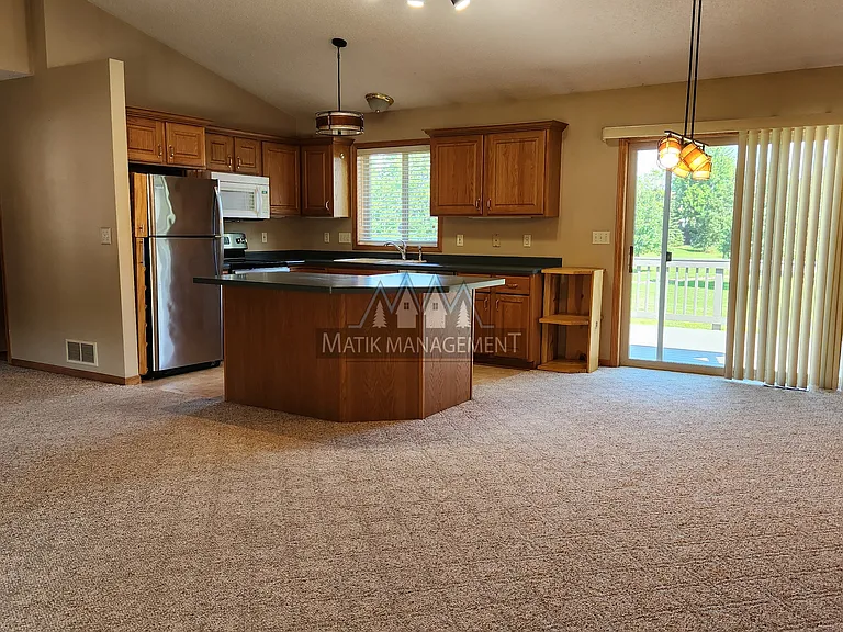 4343 Ashland Ln NW — Photo 9