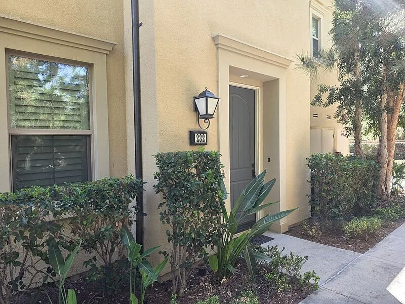 2 bed, 2.0 bath, 1539 sqft, $4,400 — Photo 2