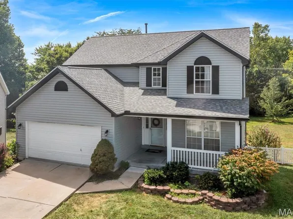 527 Parkland Place Dr, O'Fallon, MO 63366