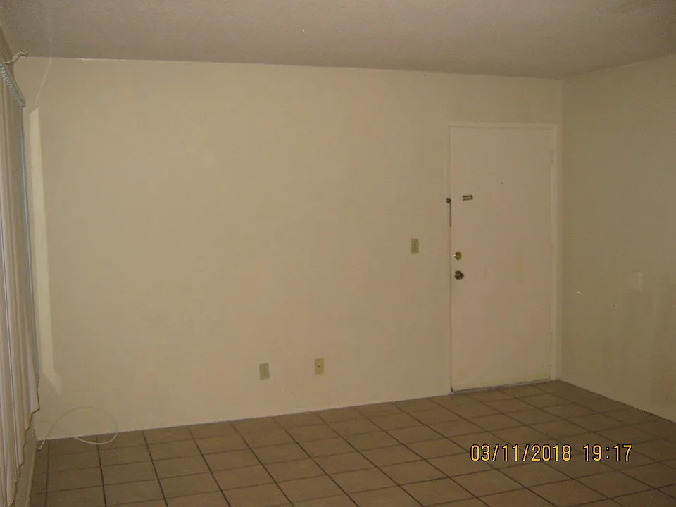 Living Room - 1 bed/1 bath