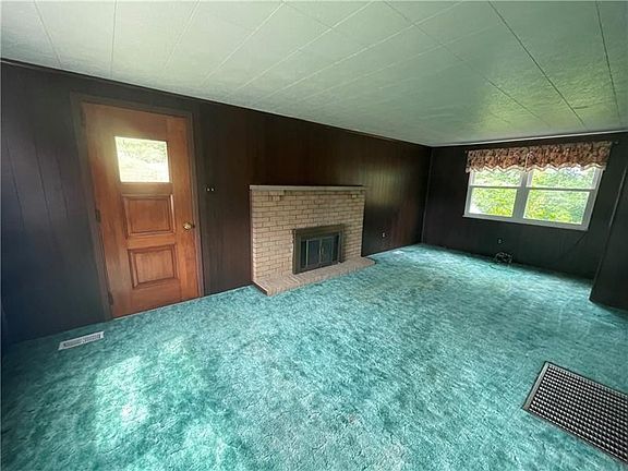 3rd image of 123 Lorraine Dr