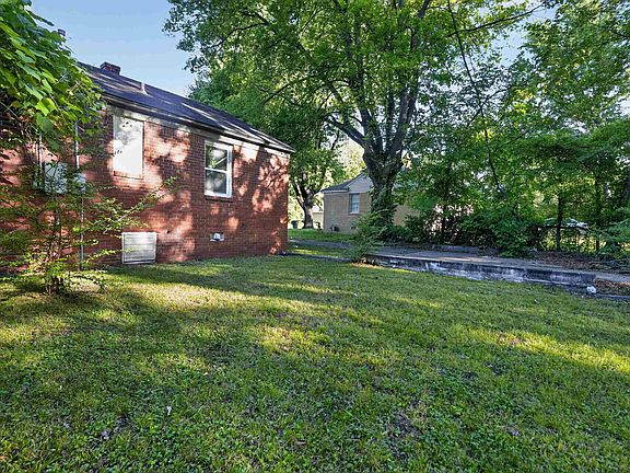 3rd image of 3156 Saint Charles Dr