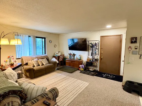 5195 E Broadway Rd #B, Mount Pleasant, MI 48858