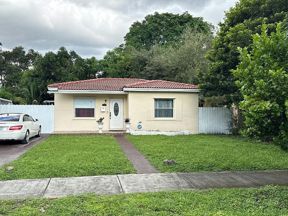 1st image of 879 NE 133rd St