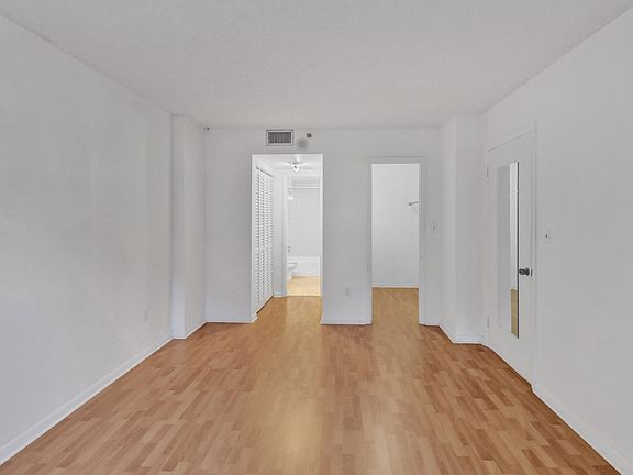 5th image of 1470 NE 123rd St APT 1507